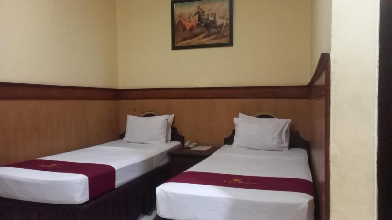 Urbanview Hotel Dedy Jaya Brebes Exterior photo